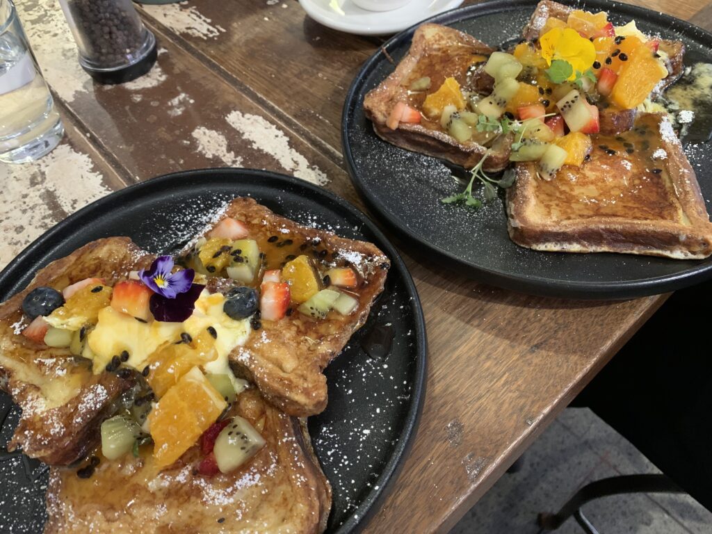 Manchester PressでカラフルフレンチトーストMelbourne CBD はらぺこだより